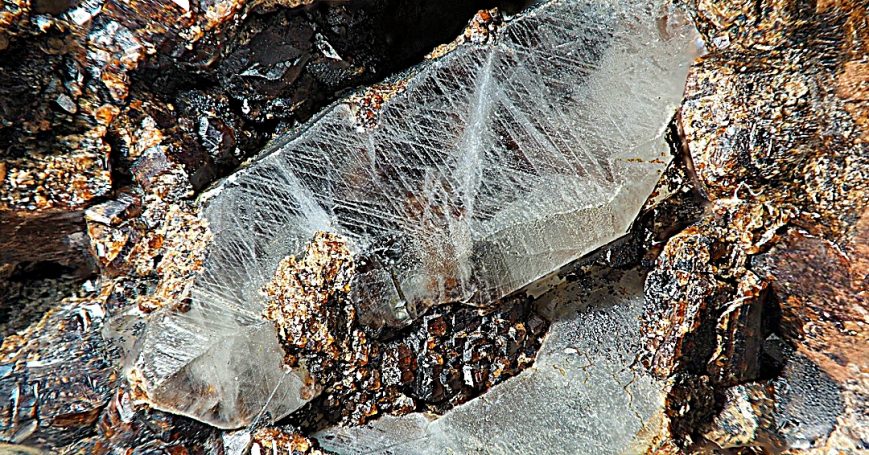 Quarz x auf Grossular xx Hohe Waid bei Schriesheim